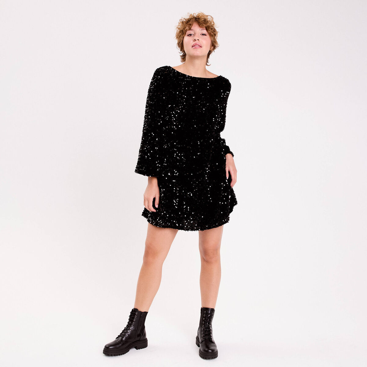 Robe &agrave; sequins dos nou&eacute; noir femme