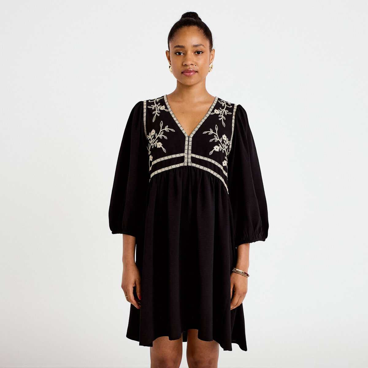 Robe droite courte col v manches 3/4 noir femme