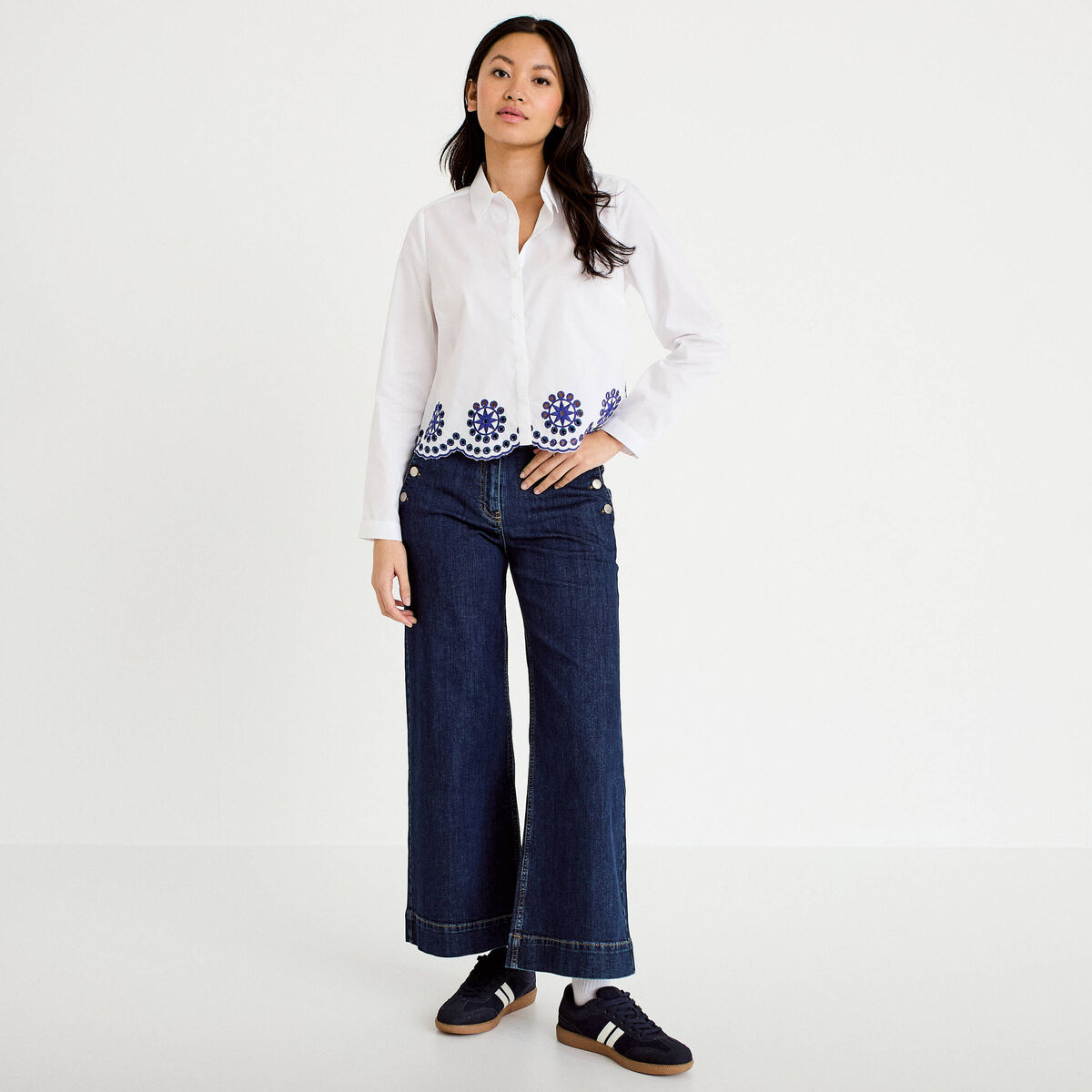 Chemise col classique avec broderie ecru femme