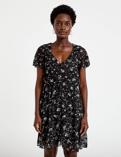 Robe courte &eacute;vas&eacute;e en dentelle col v noir femme
