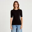 T-shirt ajust&eacute; col rond manches courtes noir femme