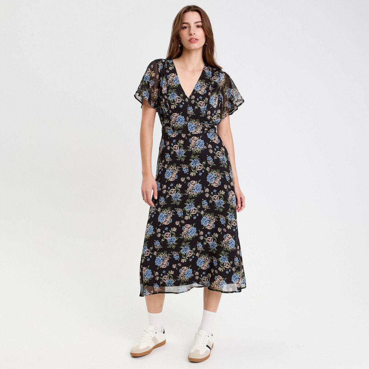 Robe &eacute;vas&eacute;e col v manches courtes noir femme