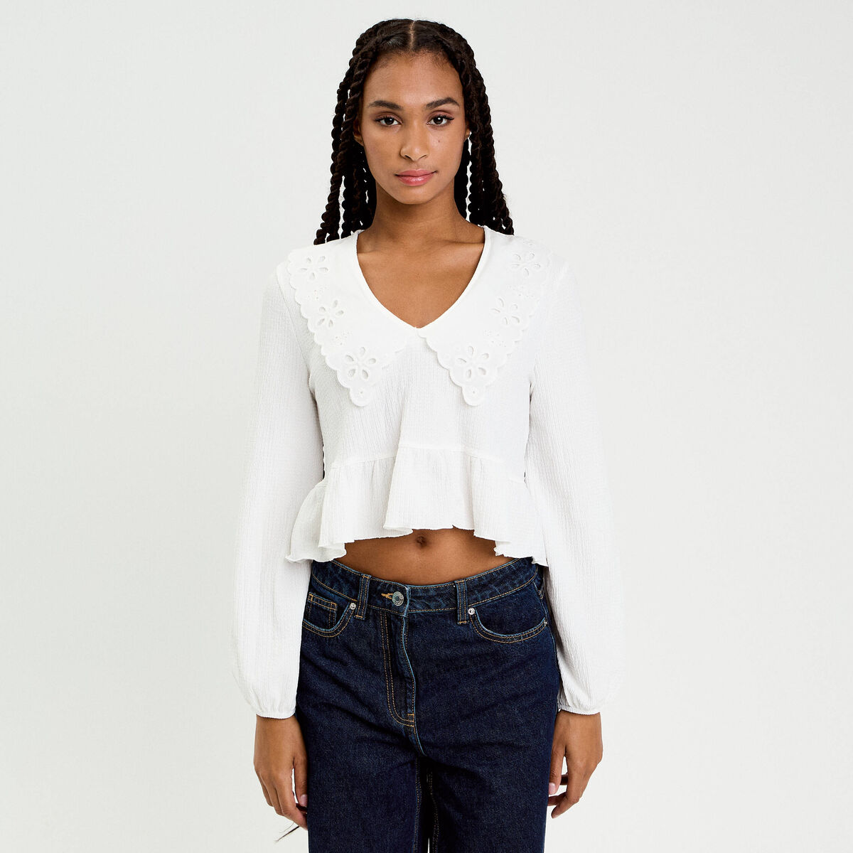 Blouse cropped grand col brod&eacute; ecru femme