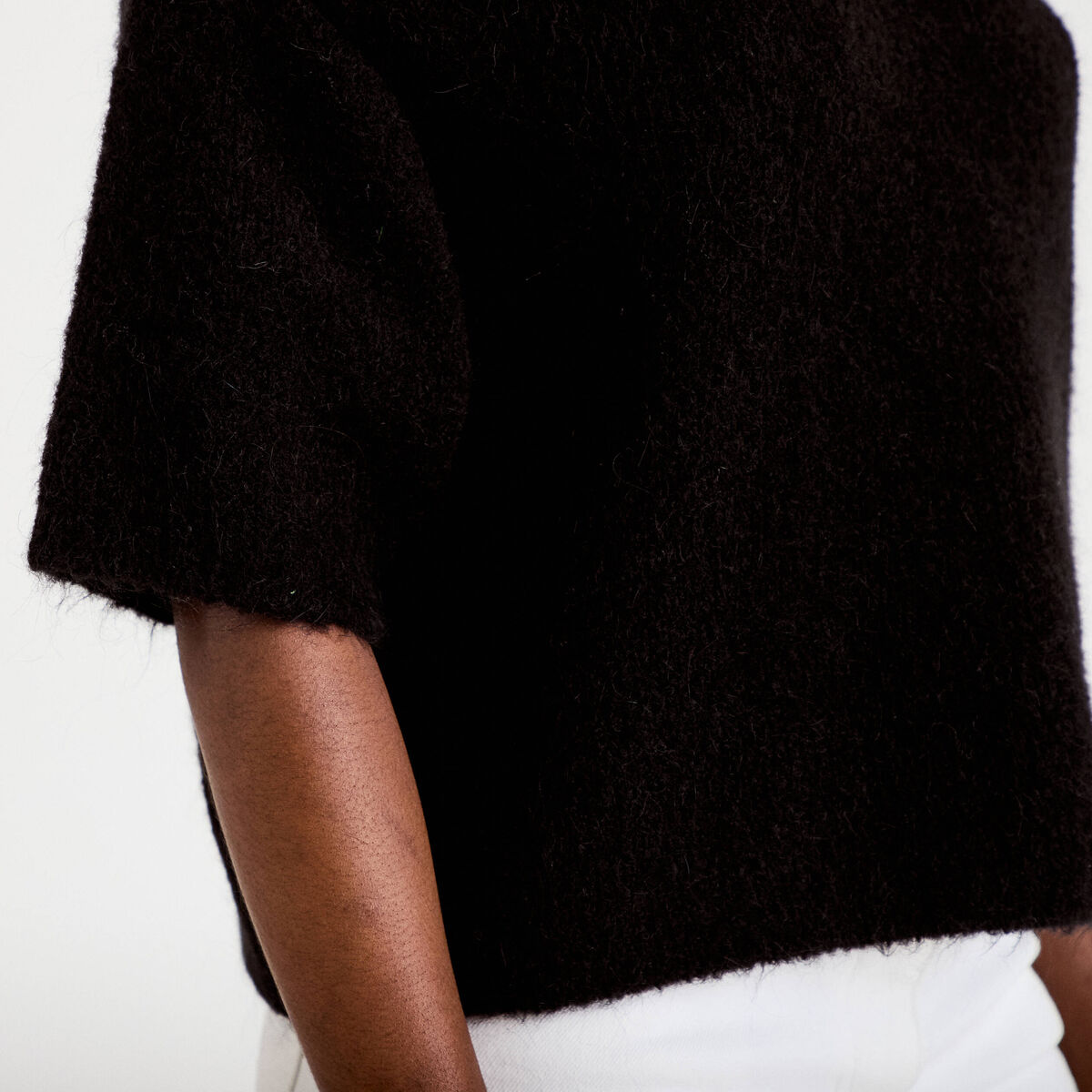 Pull manches courtes noir femme