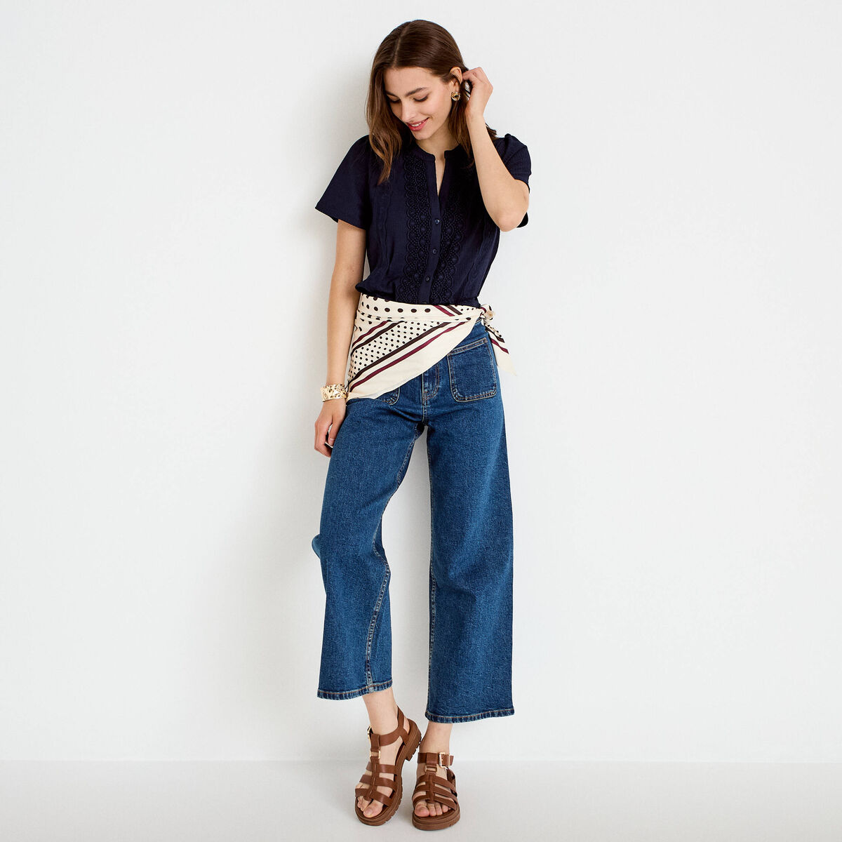 Blouse plastron brod&eacute; manches courtes bleu marine femme