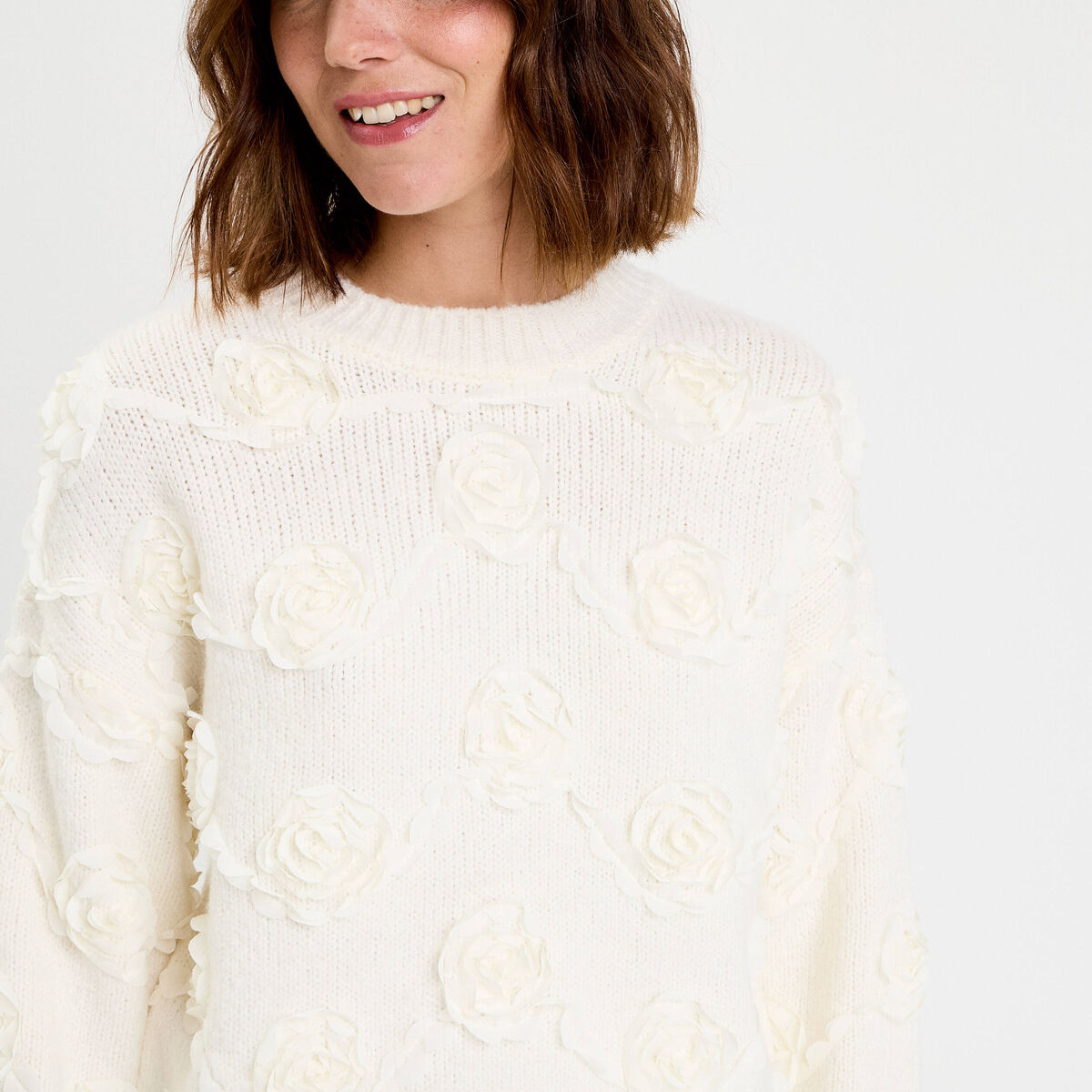 Pull fleurs en relief ecru femme