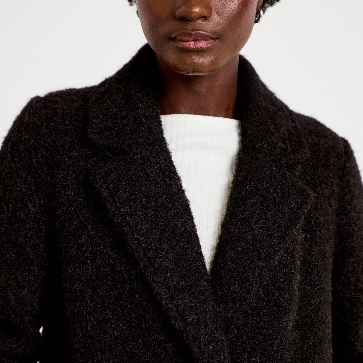 Manteau droit mi-long col tailleur noir femme