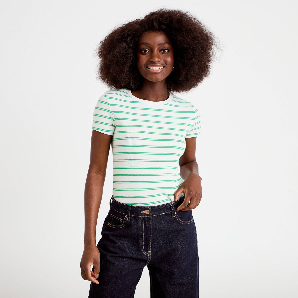 T-shirt c&ocirc;tel&eacute; ajust&eacute; vert femme