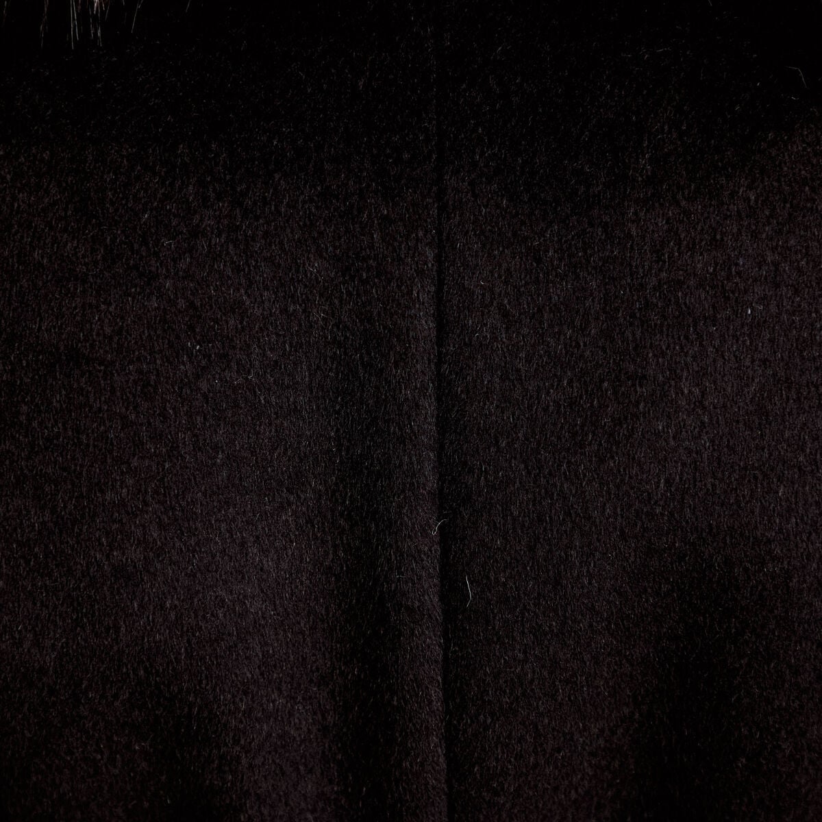 Manteau cintr&eacute; col ch&acirc;le manches longues noir femme