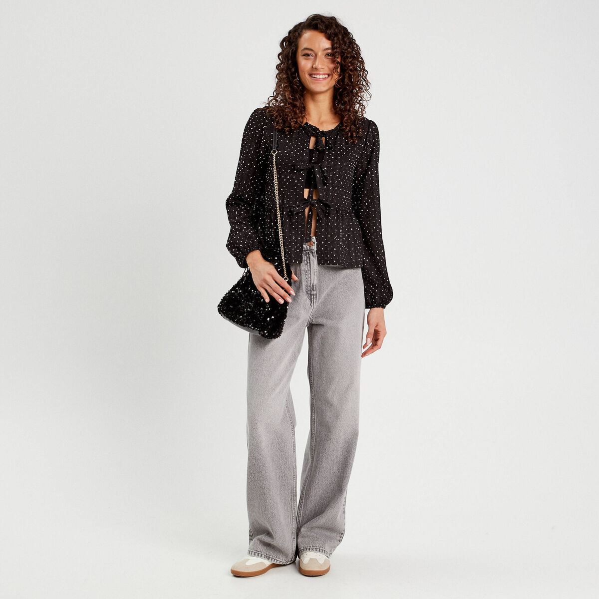 Blouse nou&eacute;e strass noir femme