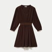 Robe courte &eacute;vas&eacute;e col v manches 3/4 marron fonc&eacute; femme