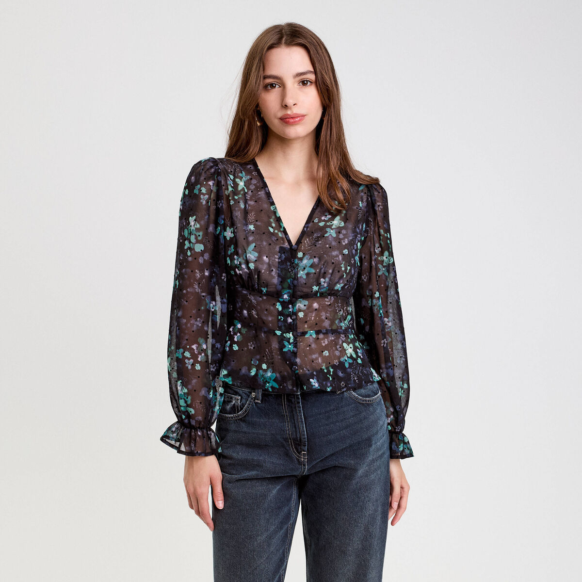 Blouse cintr&eacute;e courte en voile col V noir femme