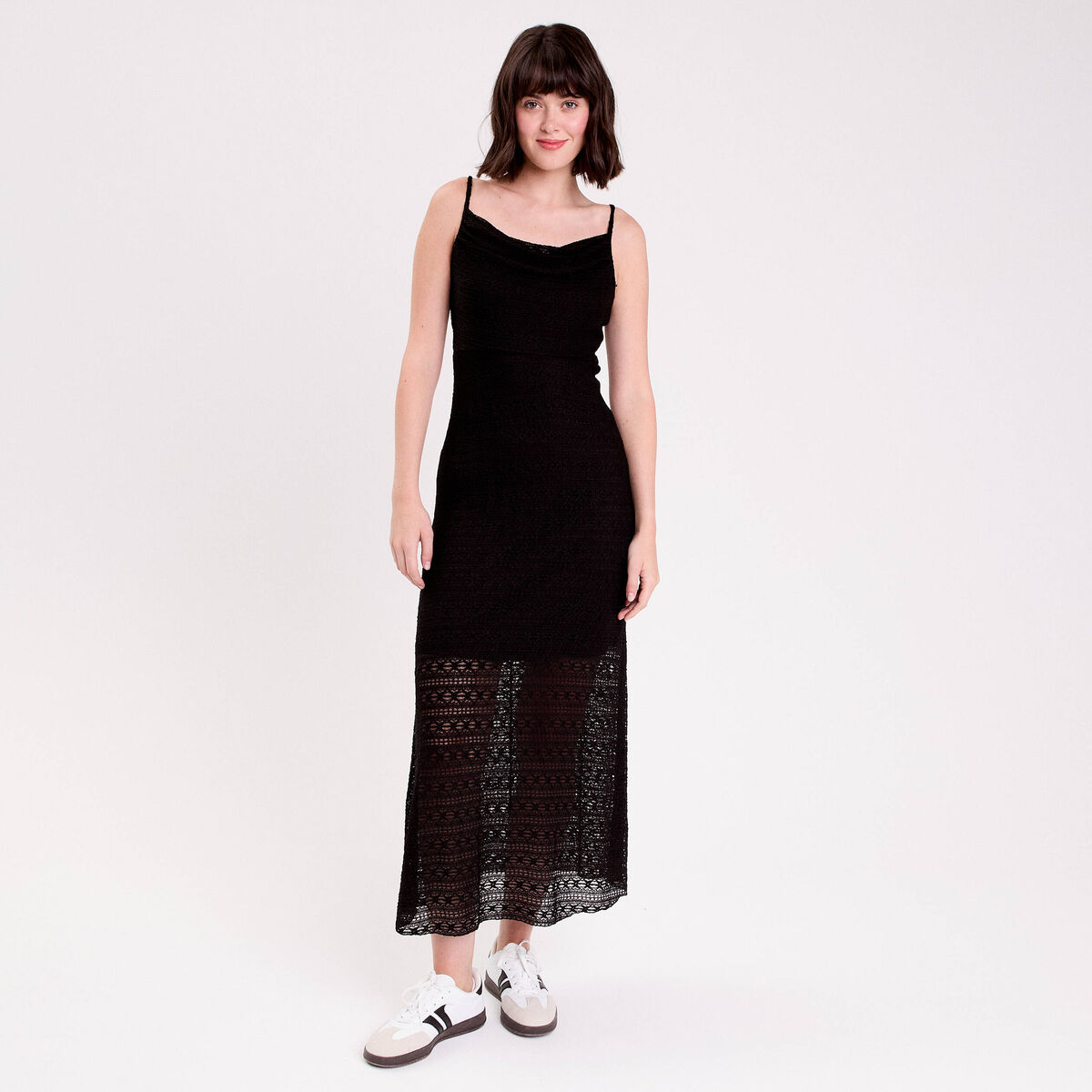 Robe longue droite col b&eacute;nitier dentelle noir femme