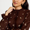 Chemise droite broderie manches longues marron fonc&eacute; femme