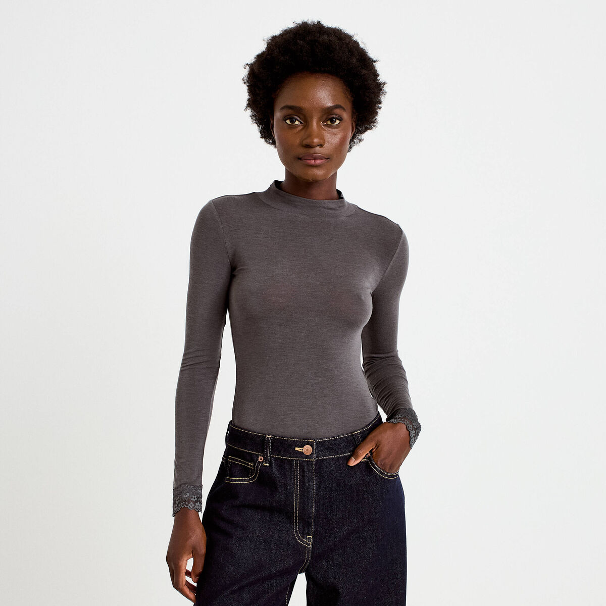 T-shirt ajust&eacute; col roul&eacute; dentelle gris fonc&eacute; femme