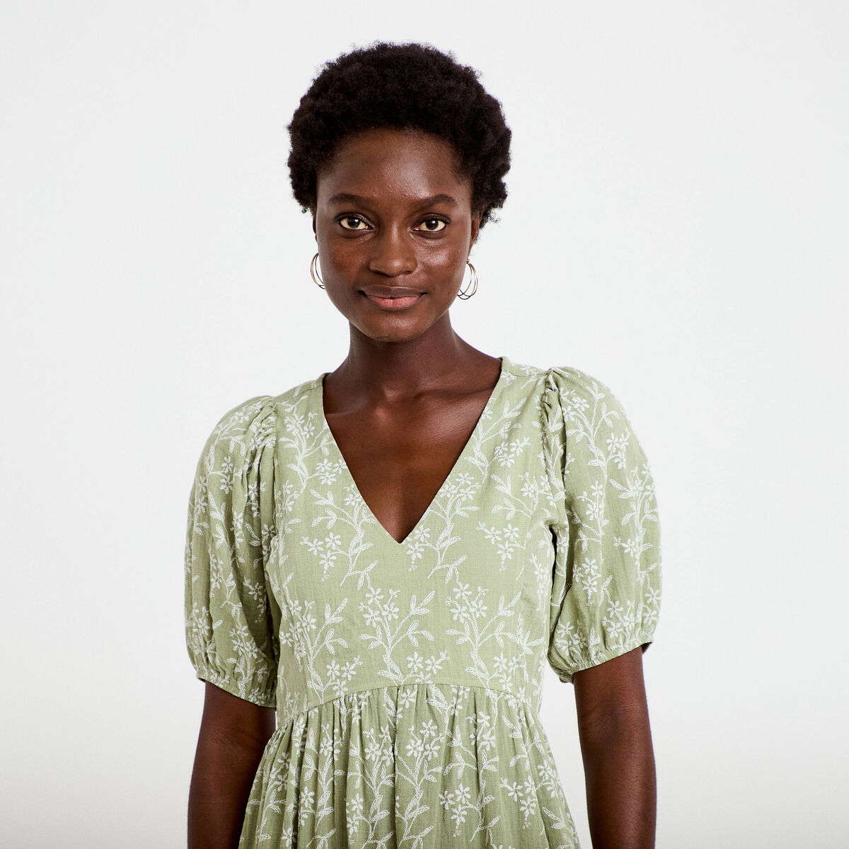 Robe droite courte col v manches courtes vert femme
