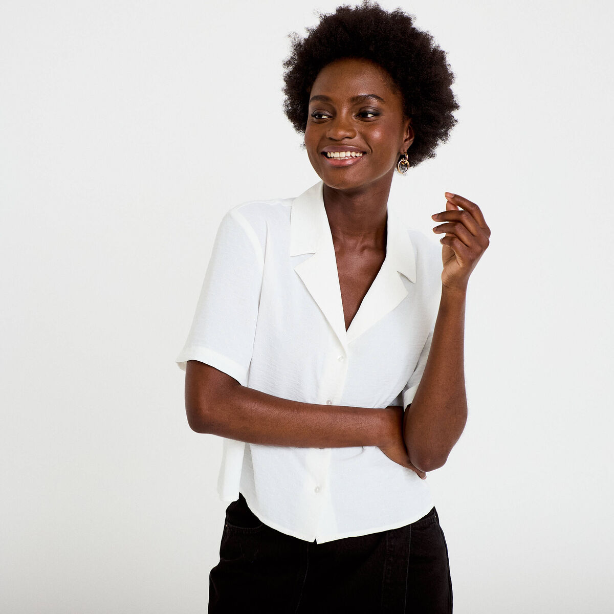 Chemise droite cropped col classique ecru femme