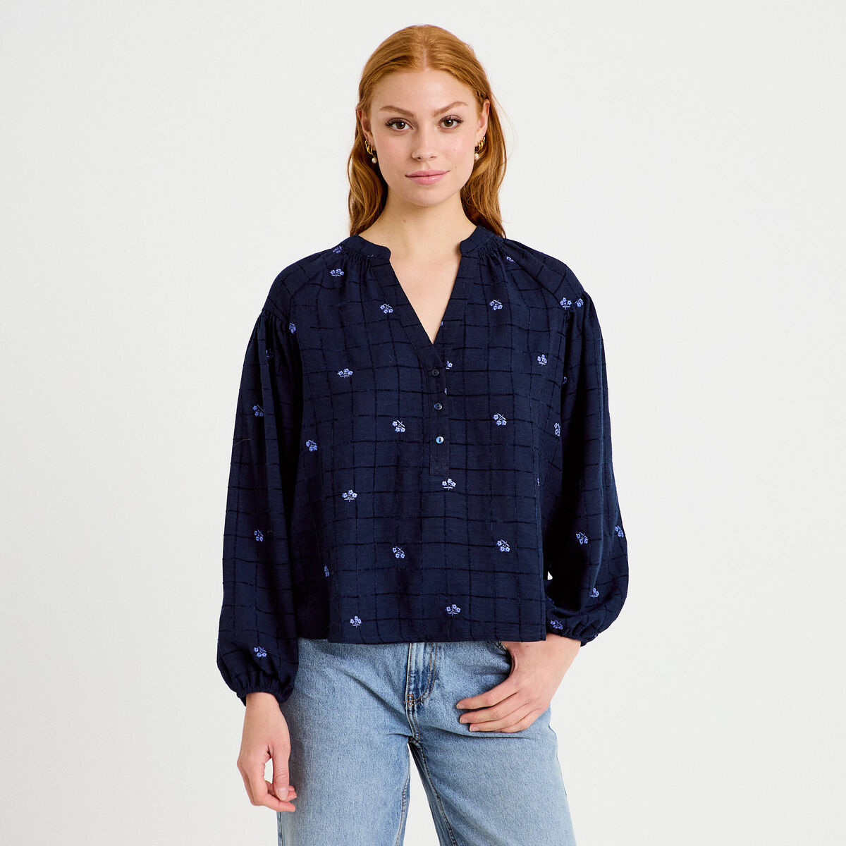 Blouse avec broderie bleu fonc&eacute; femme