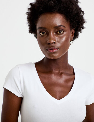 T-shirt ajust&eacute; col v manches courtes blanc femme