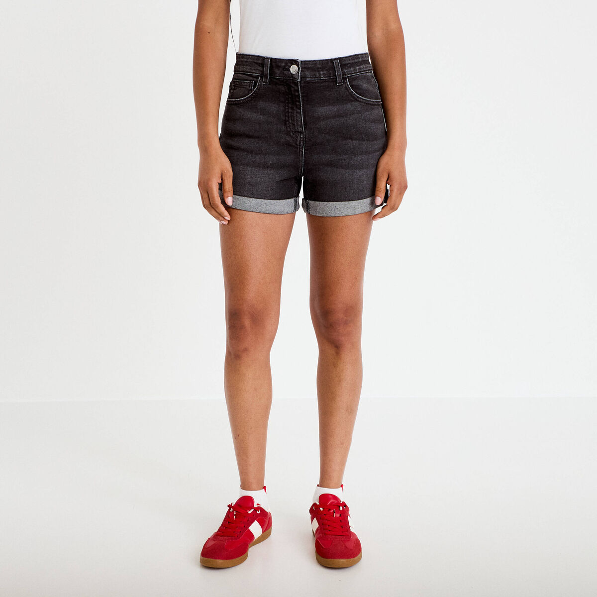 Short slim en jean denim noir femme
