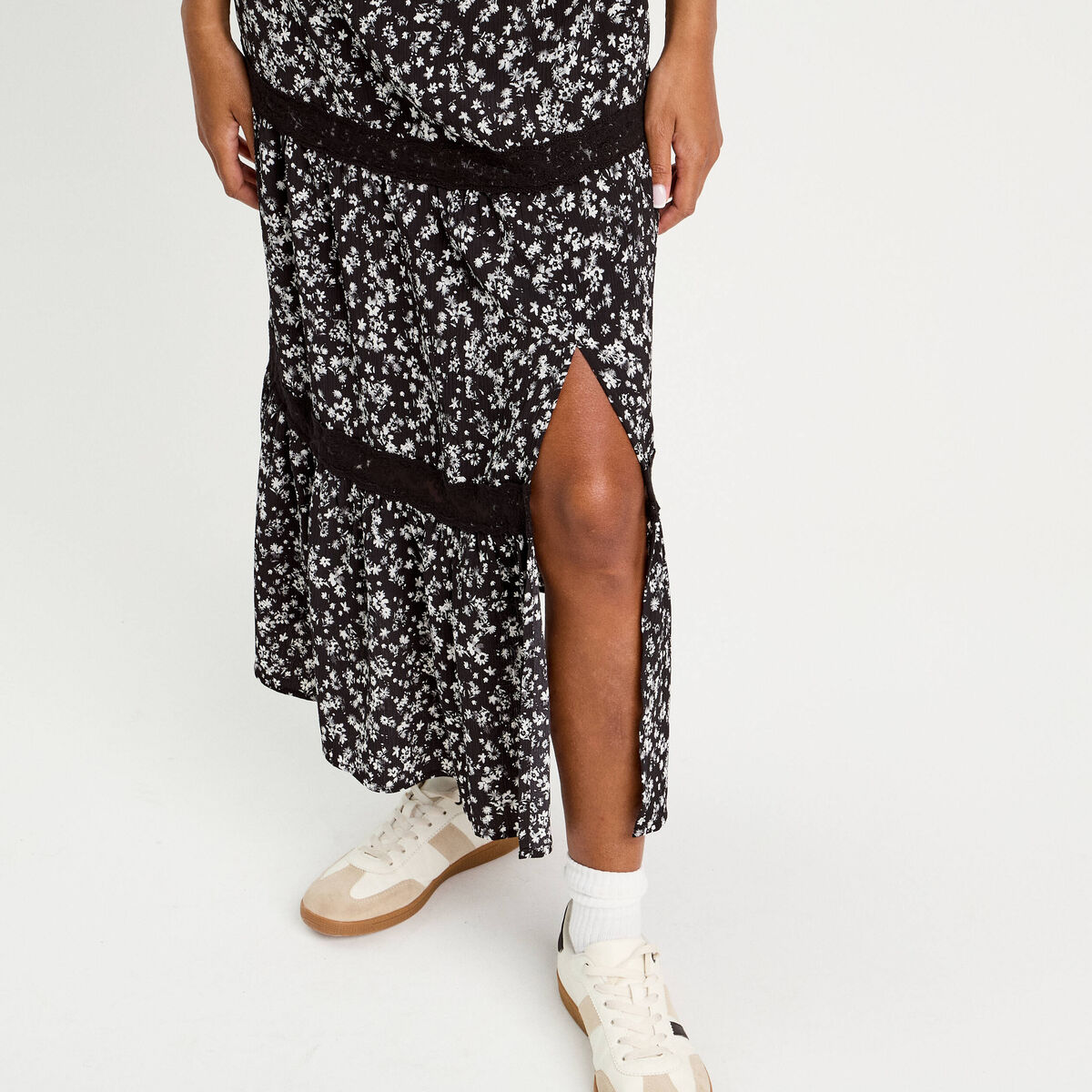Jupe longue &eacute;vas&eacute;e noir femme