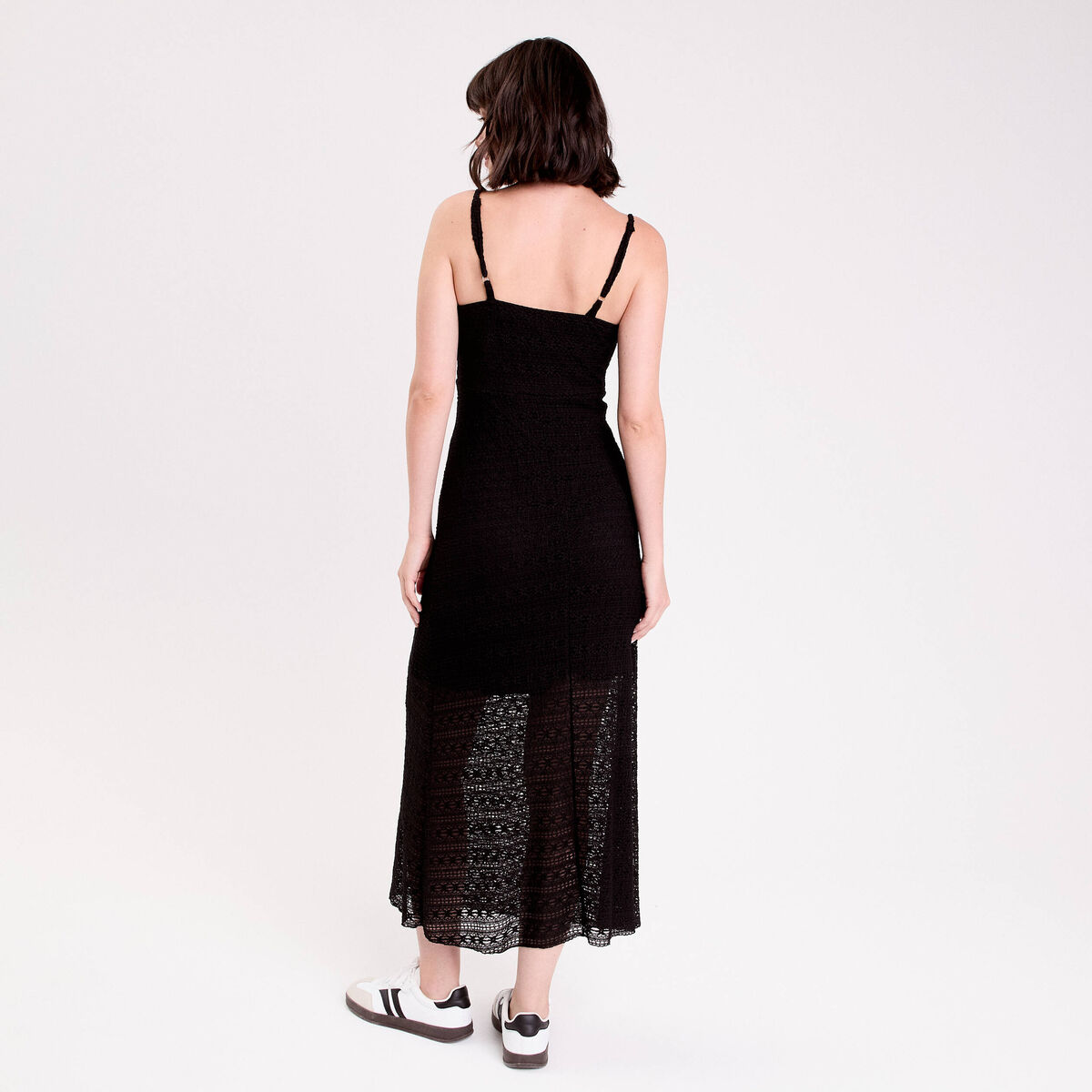 Robe longue droite col b&eacute;nitier dentelle noir femme