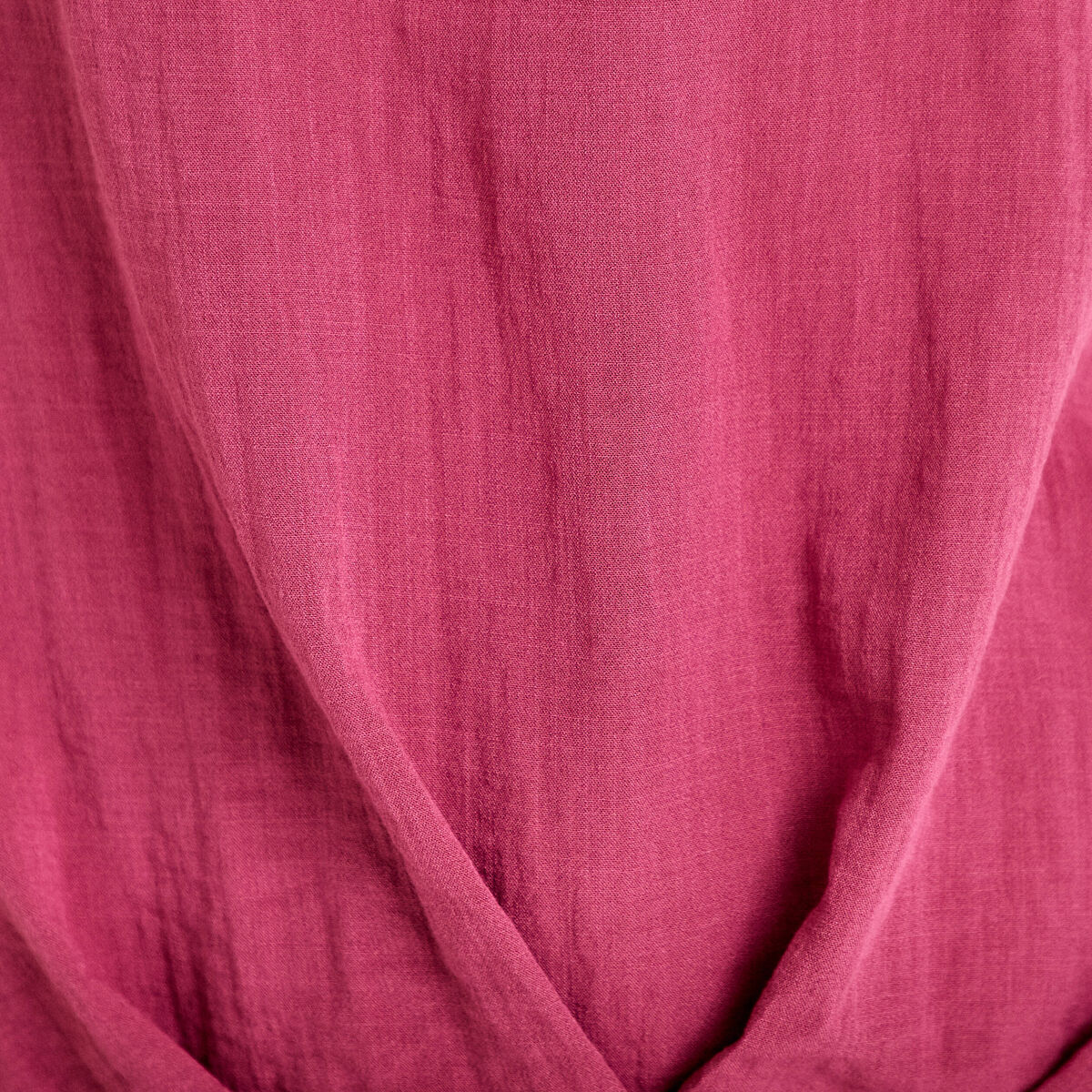 Blouse sans manches col tunisien pliss&eacute; prune femme