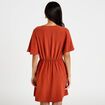 Robe courte &eacute;vas&eacute;e col v manches courtes orange fonc&eacute; femme