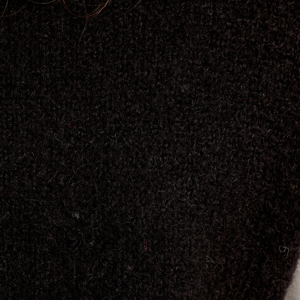 Pull sans manches col roul&eacute; noir femme