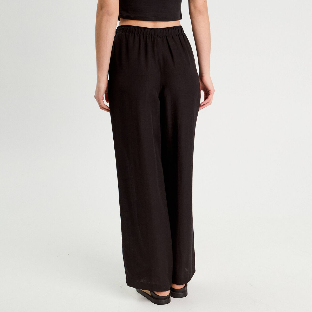 Pantalon large taille haute en cr&ecirc;pe noir femme