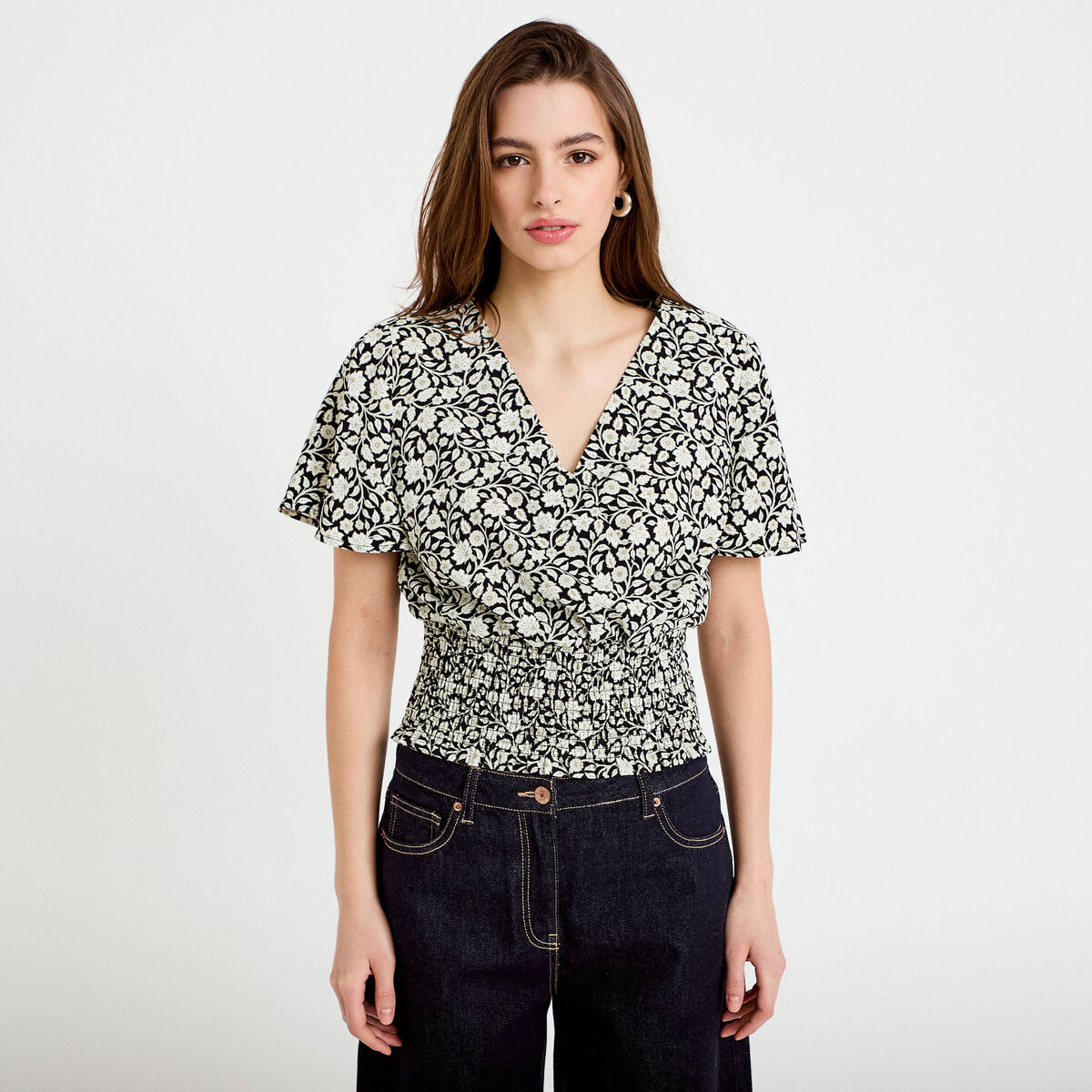 Blouse cintr&eacute;e cropped manches courtes noir femme