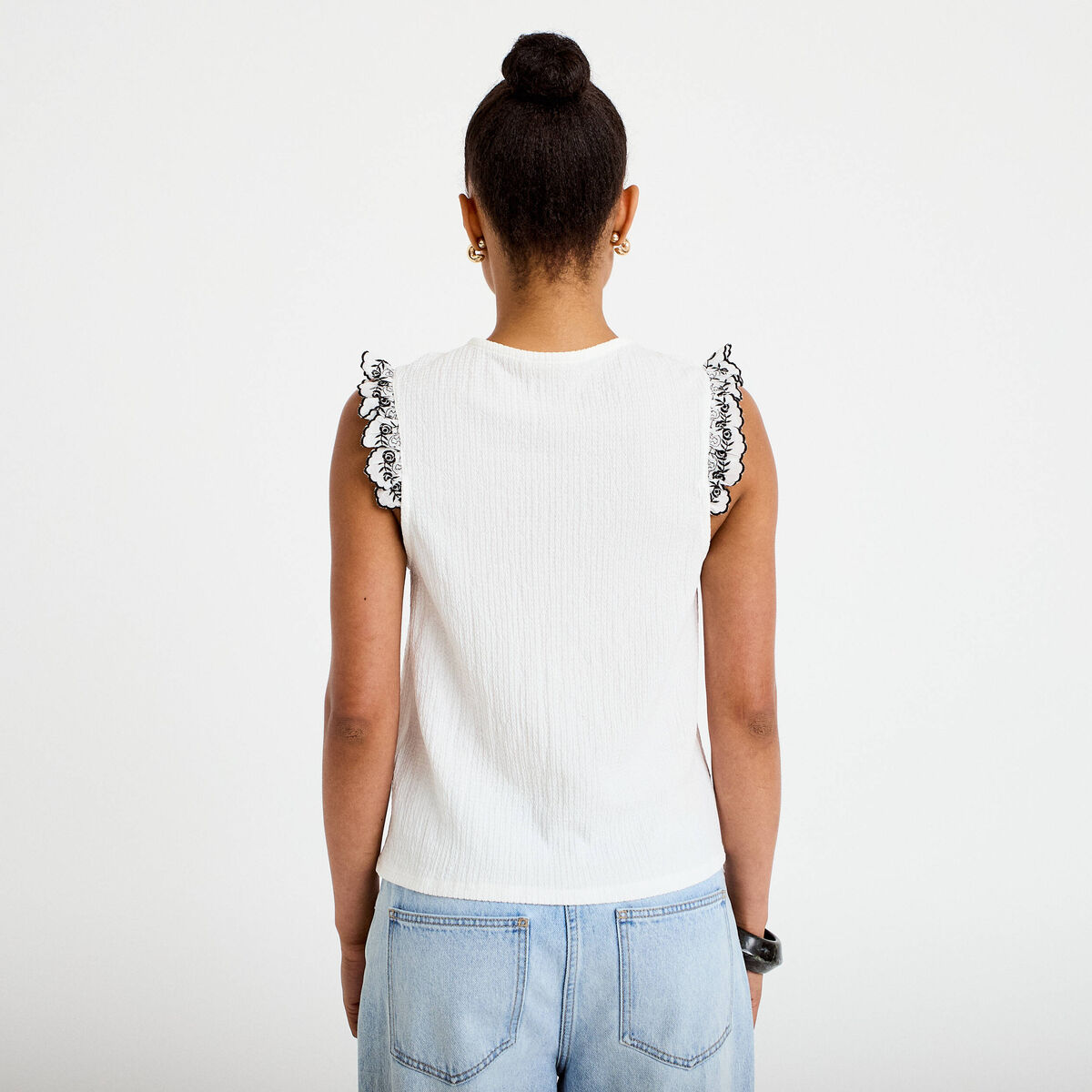 Blouse d&eacute;collet&eacute; sans manches brod&eacute;e noir femme