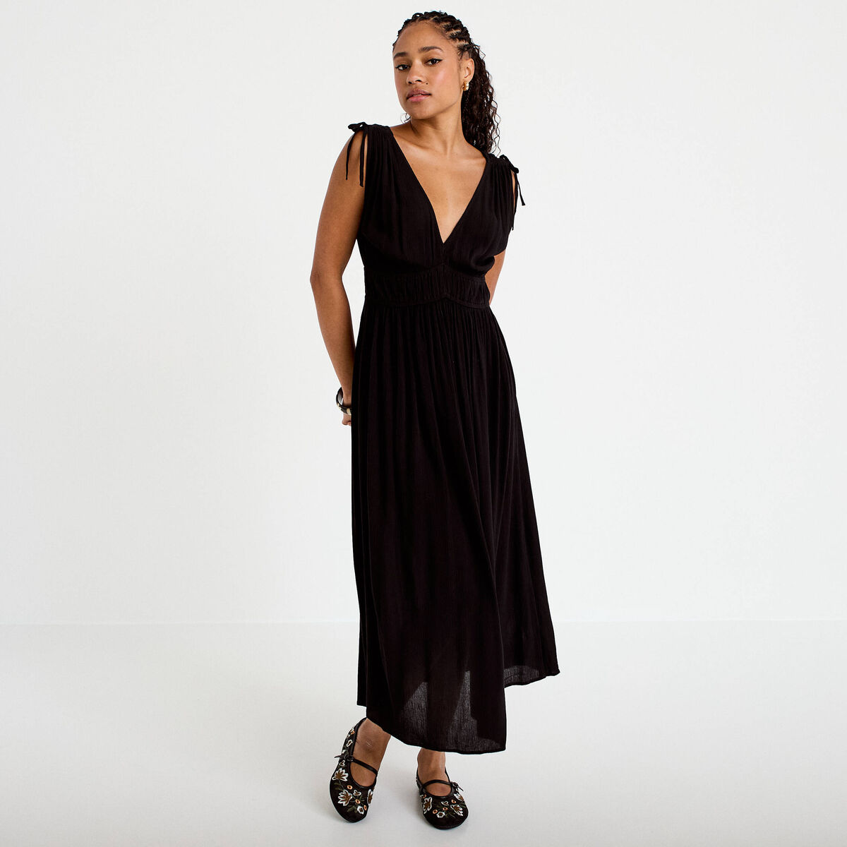 Robe midi &eacute;vas&eacute;e d&eacute;collet&eacute; sans manches noir femme