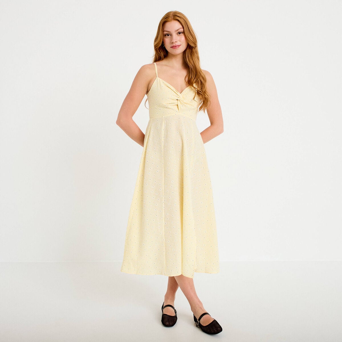 Robe &eacute;vas&eacute;e 3/4 &agrave; fines bretelles jaune clair femme