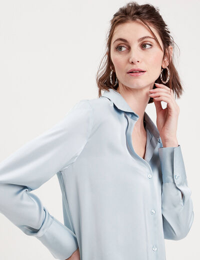 Chemise satin&eacute;e bleu clair femme
