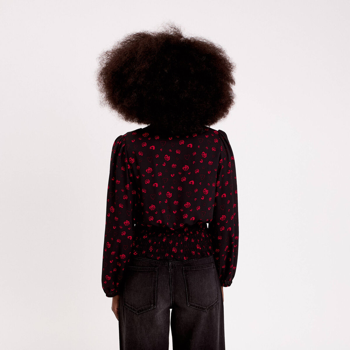 Blouse courte taille smock&eacute;e noir femme