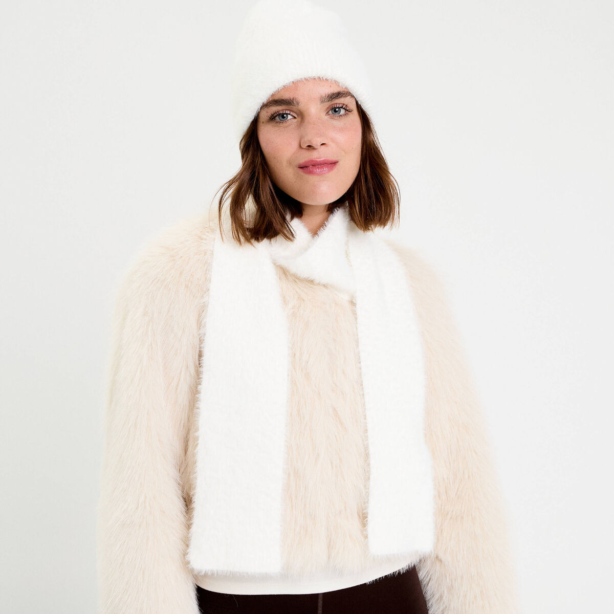 Ensemble &eacute;charpe et bonnet ecru femme