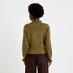 Pull ajust&eacute; col montant manches longues vert kaki femme