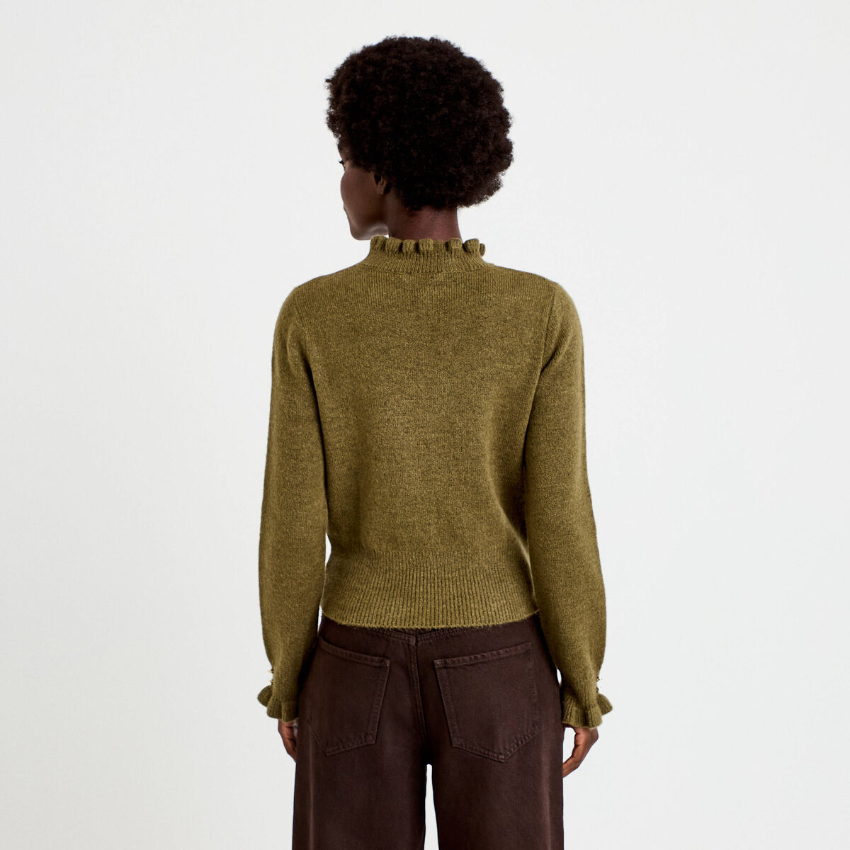 Pull ajust&eacute; col montant manches longues vert kaki femme
