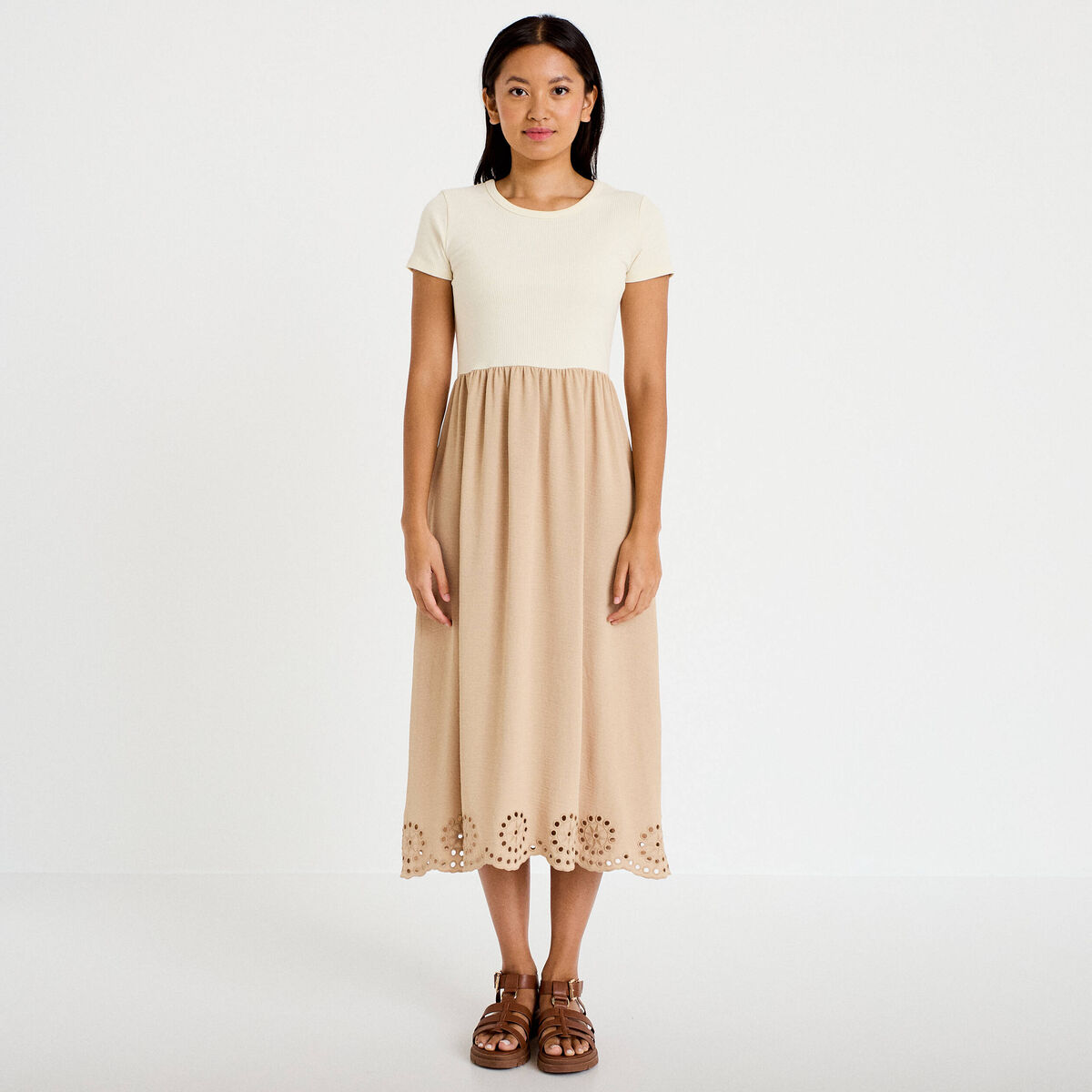 Robe longue &eacute;vas&eacute;e bi-mati&egrave;re brod&eacute;e sable femme