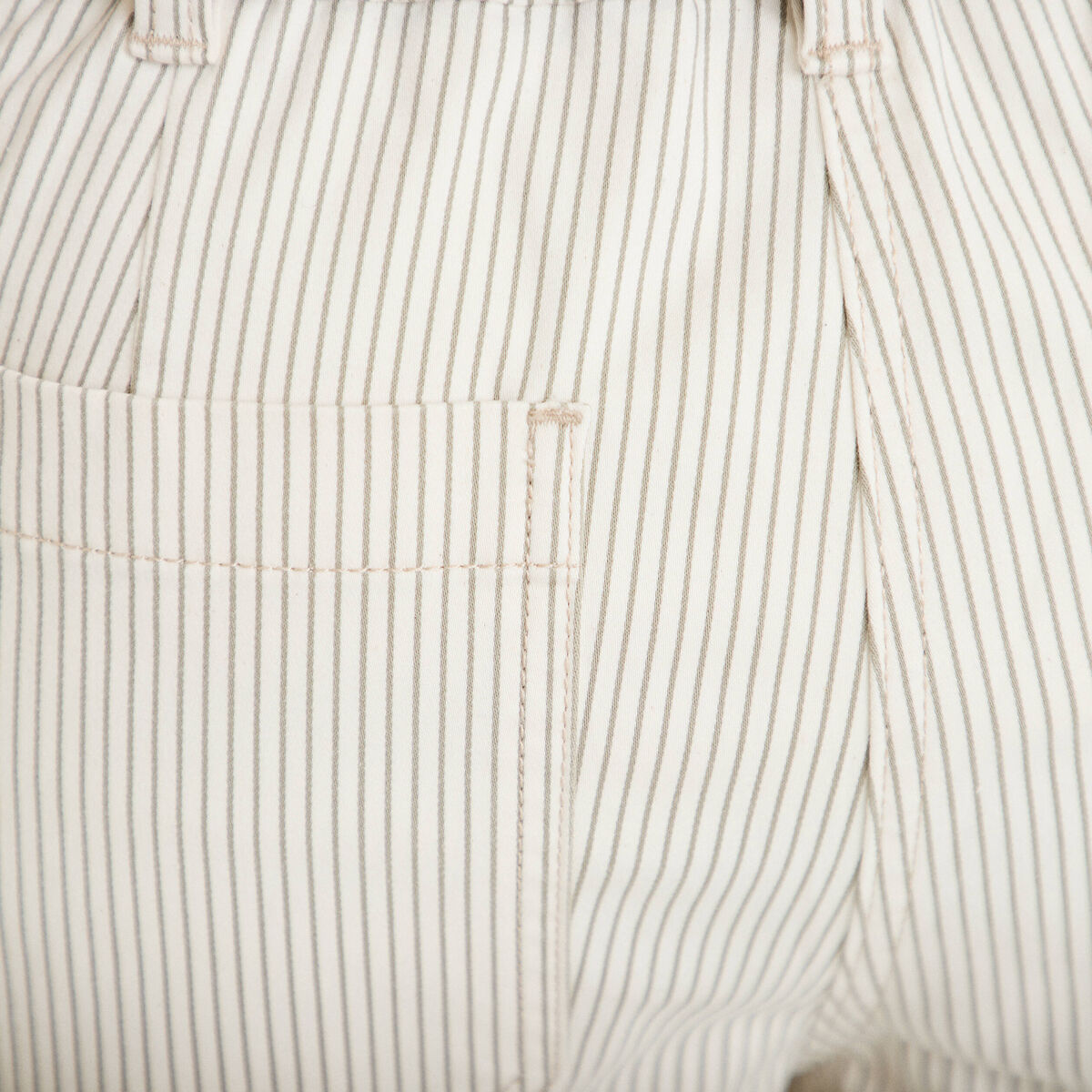 Pantalon chino 7/8&egrave;me taille &eacute;lastiqu&eacute;e blanc femme