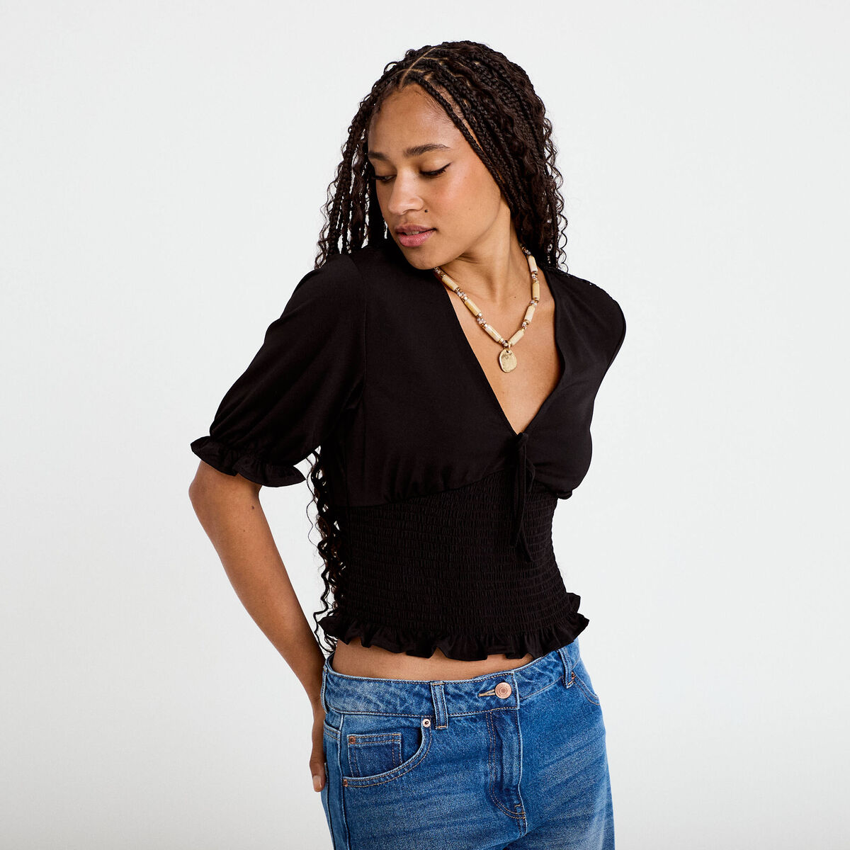 Blouse manches courtes smock&eacute;e noir femme