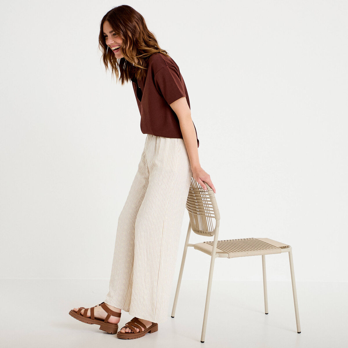 Pantalon large brod&eacute; beige femme