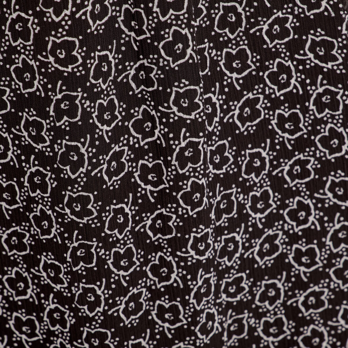 Robe &eacute;vas&eacute;e manches courtes noir femme