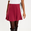 Jupe courte &eacute;vas&eacute;e stretch rouge fonc&eacute; femme
