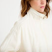 Veste col montant bas resserr&eacute; dentelle ecru femme