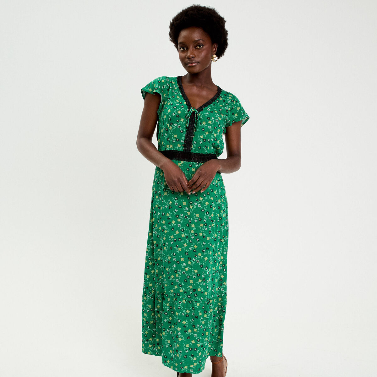 Robe longue &eacute;vas&eacute;e en dentelle col v vert femme