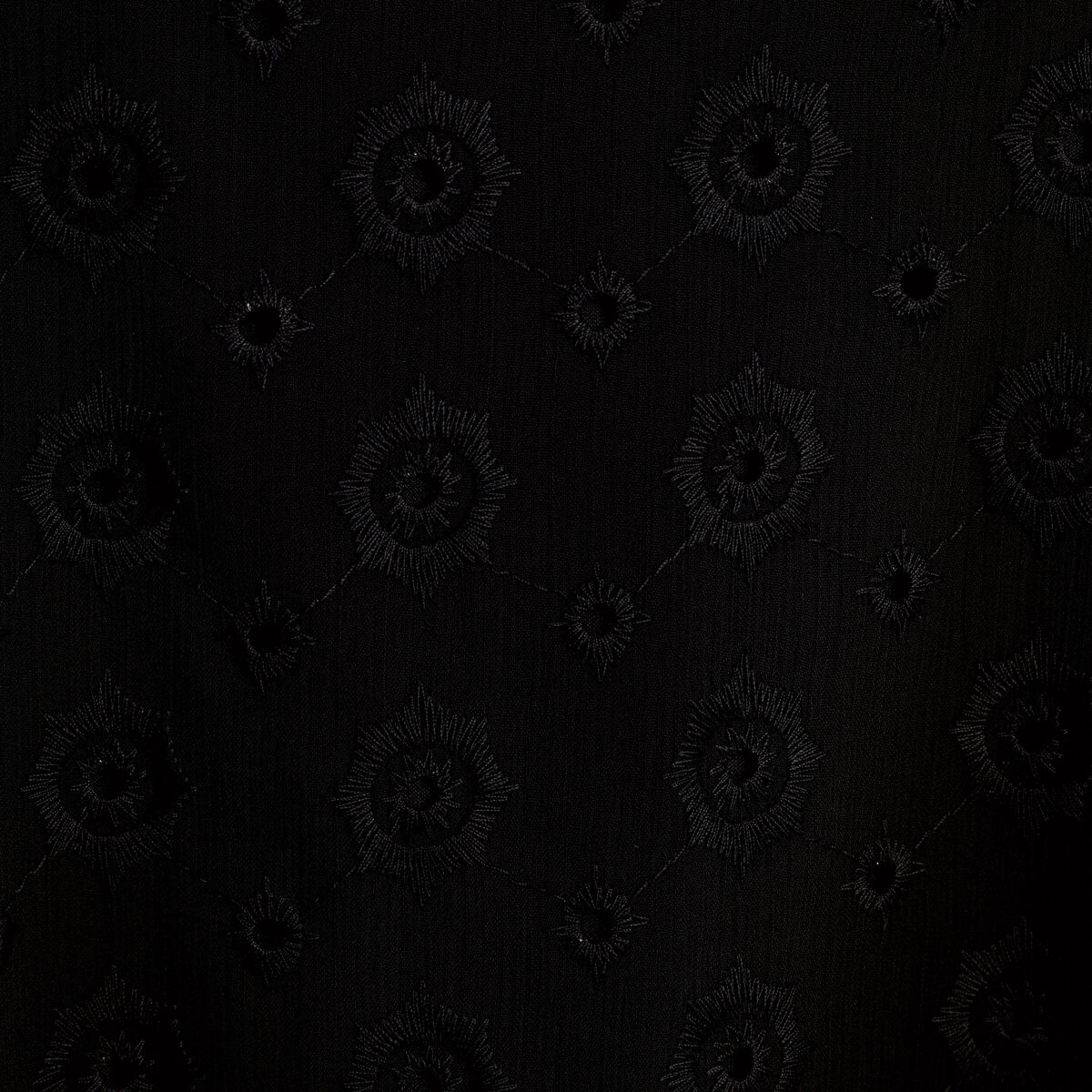 Robe &eacute;vas&eacute;e en voile brod&eacute; noir femme