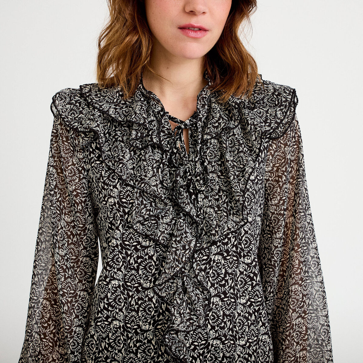 Blouse &agrave; volants noir femme