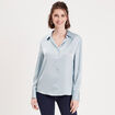 Chemise satin&eacute;e bleu clair femme